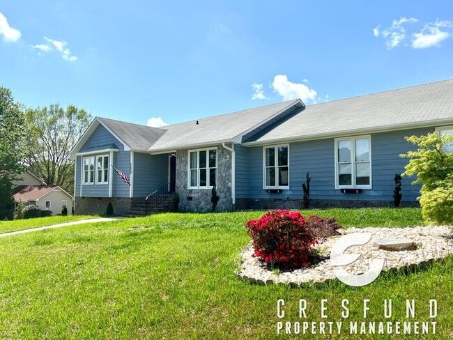 Building Photo - 4BR Coming Soon (May 15th or sooner)