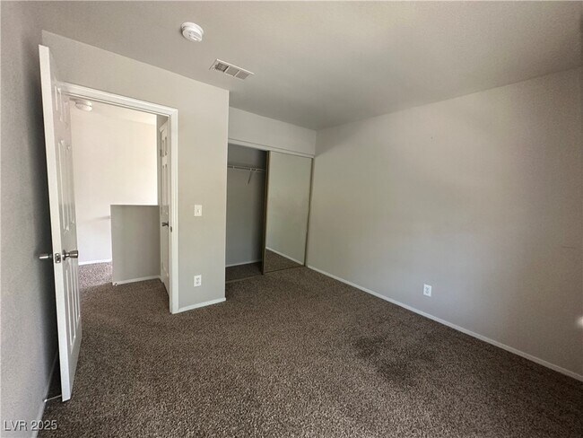 Building Photo - 2604 Ponderosa Pine Ave