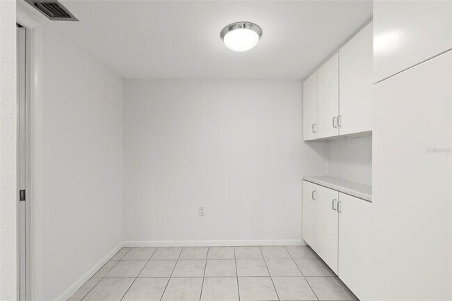 Building Photo - 700 Island Way