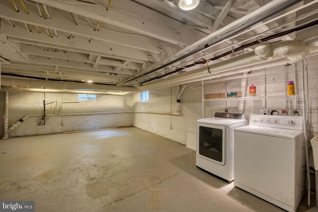 Building Photo - 2305 Macdonough Rd