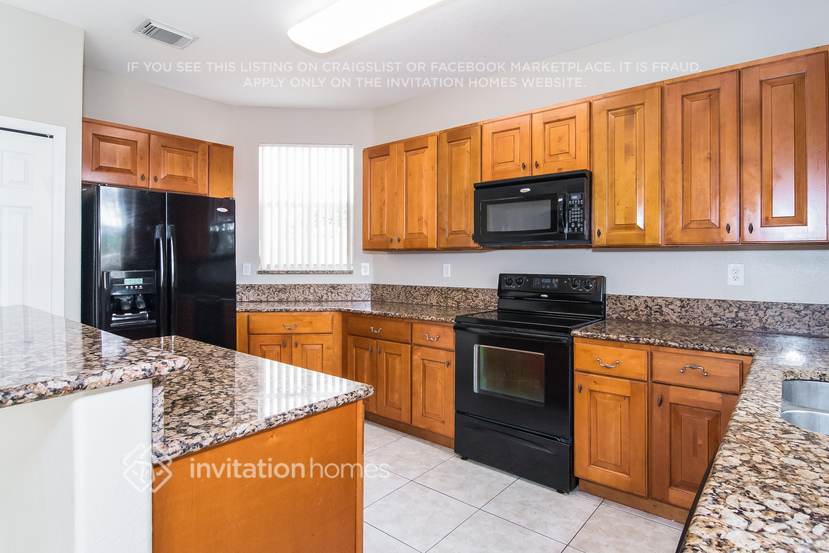 Building Photo - 9141 SW 152nd Ct