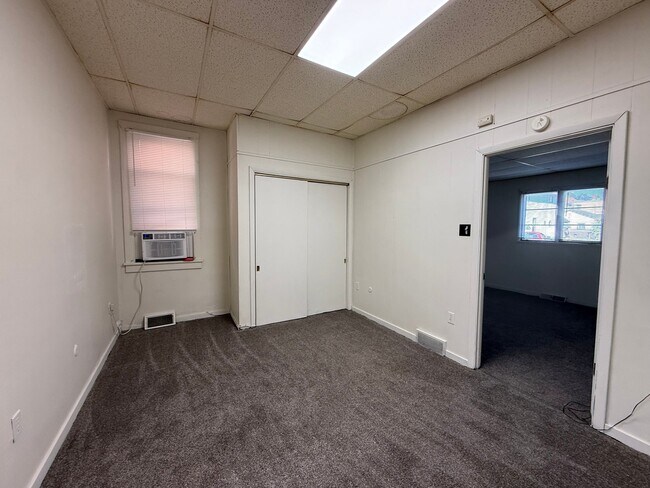 Building Photo - 1807 4th Ave