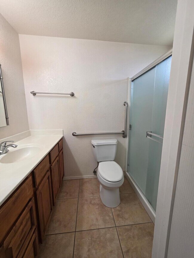 Building Photo - 959 Buena Vista Dr