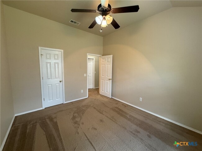 Building Photo - 4205 Cambridge Dr