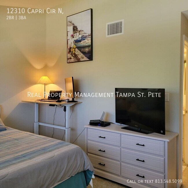 Building Photo - 12310 Capri Cir N