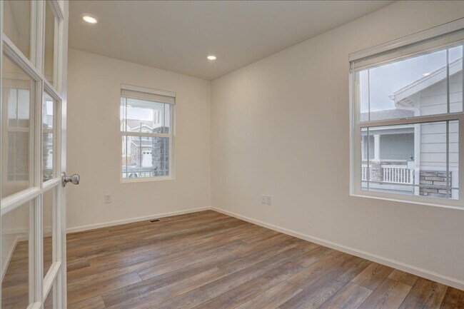 Building Photo - Available for move-in on 05/15/26- 3bed/2.5bath in Aurora!
