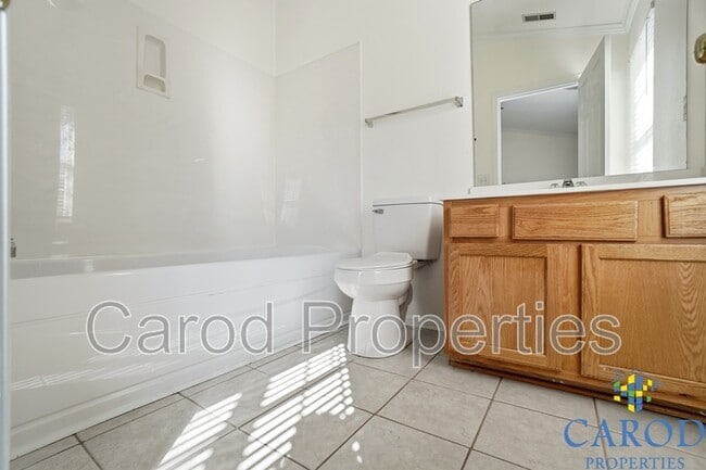 Building Photo - 3405 Broadwick St