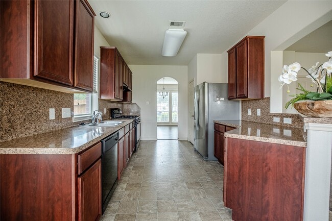 Building Photo - 22714 Pantego Ln