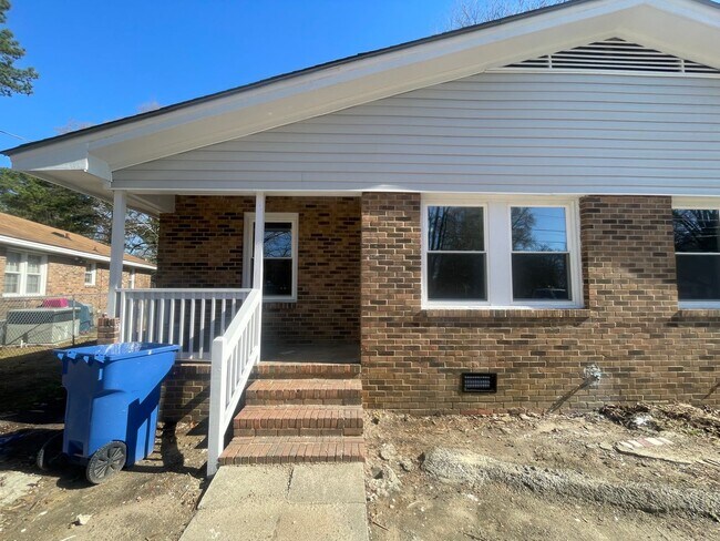 Building Photo - 303 Freeman St SE