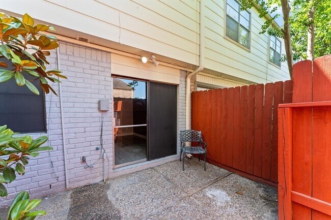 Building Photo - 14435 Still Meadow Dr