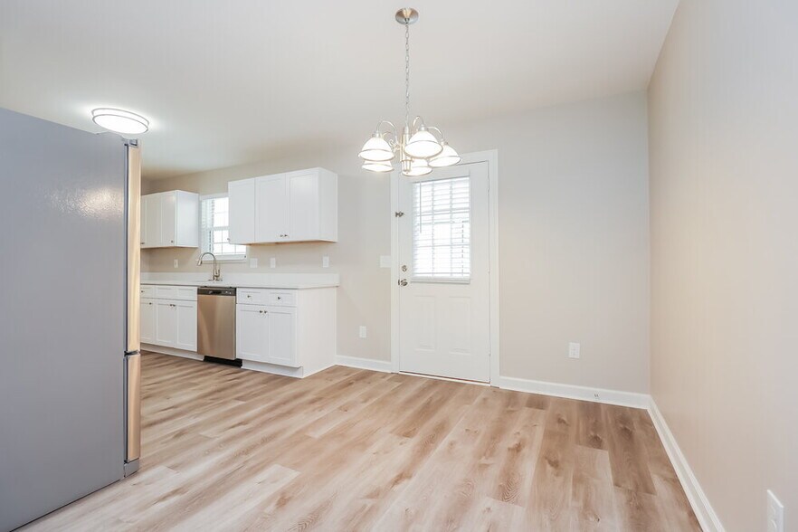 Building Photo - 407 Cindi Ct