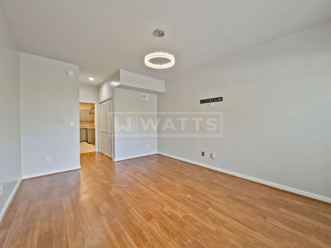 Building Photo - 2080 Stone Brook Dr