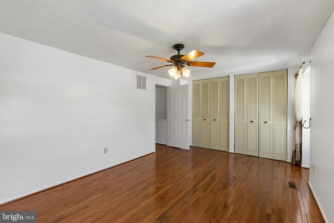 Building Photo - 10877 Olde Woods Way