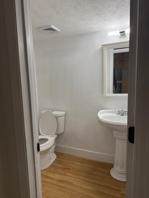 Building Photo - 996 Wuthering Way