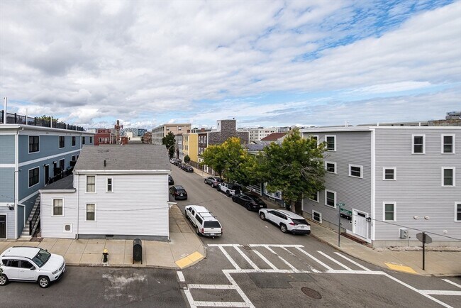 Building Photo - 167 O St