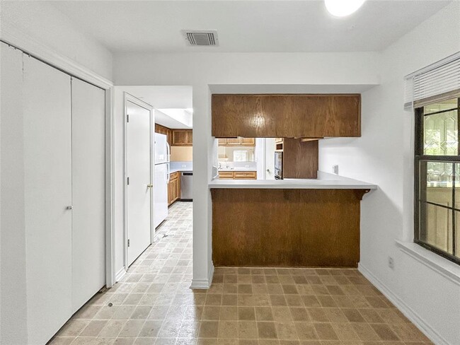 Building Photo - 5717 Taylor Draper Cove