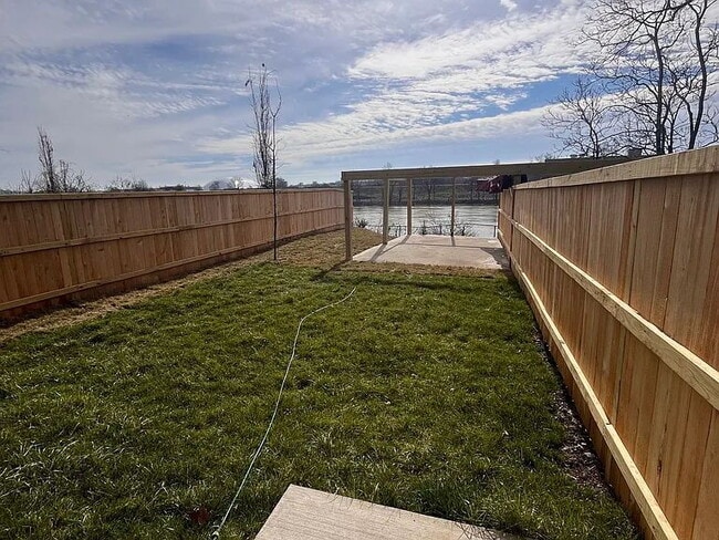 Building Photo - "Spacious 4-Bed Townhouse Oasis in Nashville – 2,500 Sq. Ft. of Modern Comfort!"