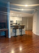 Building Photo - 415 Church St