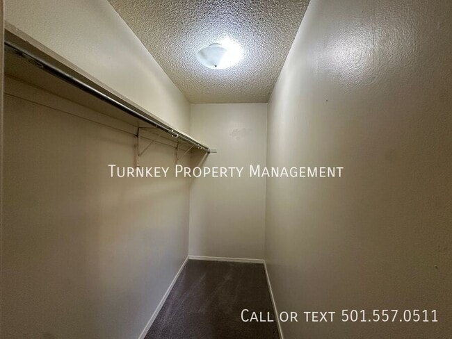 Building Photo - 418 Shadow Oaks Dr