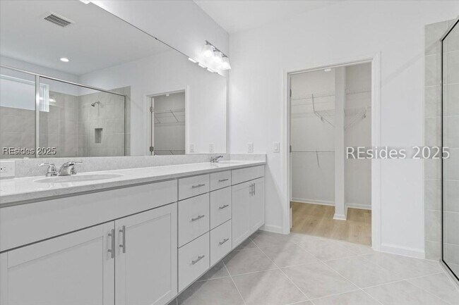 Building Photo - 921 Tropics Ave