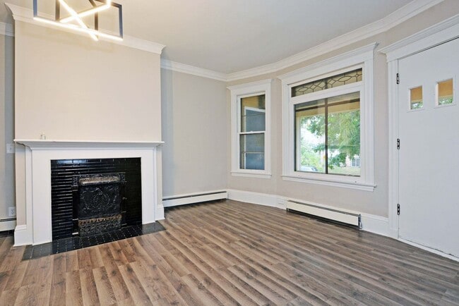 Building Photo - 2209 Aldrich Ave S