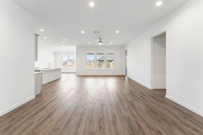Building Photo - 13305 Big Sky Ct