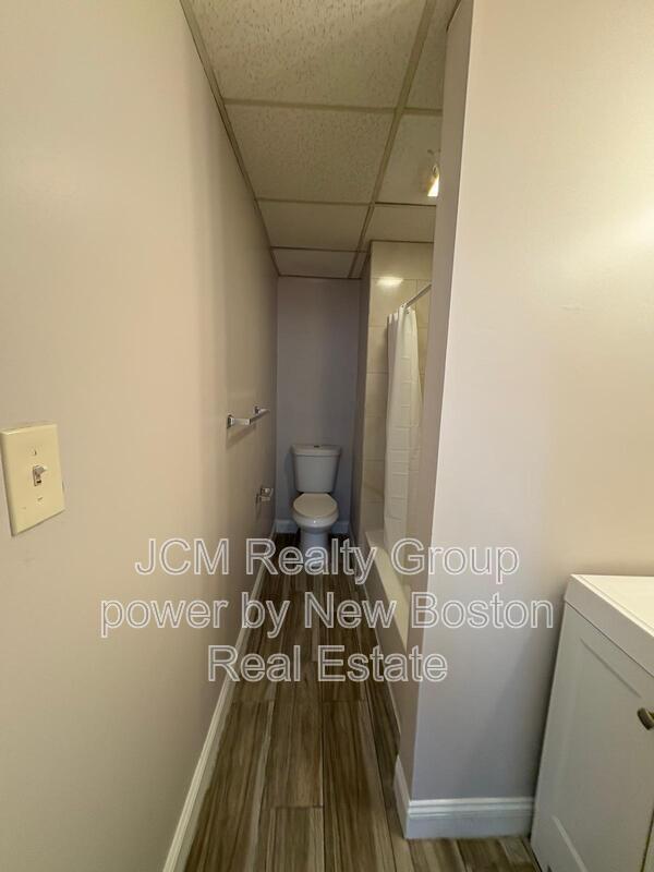 Building Photo - 116-124A Central Ave