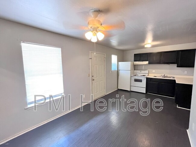 Primary Photo - 809 E Huntsville Ave