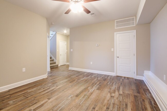 Building Photo - Pet Friendly Four Bedroom with Basement!