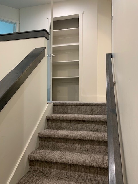 Building Photo - 88 250 N