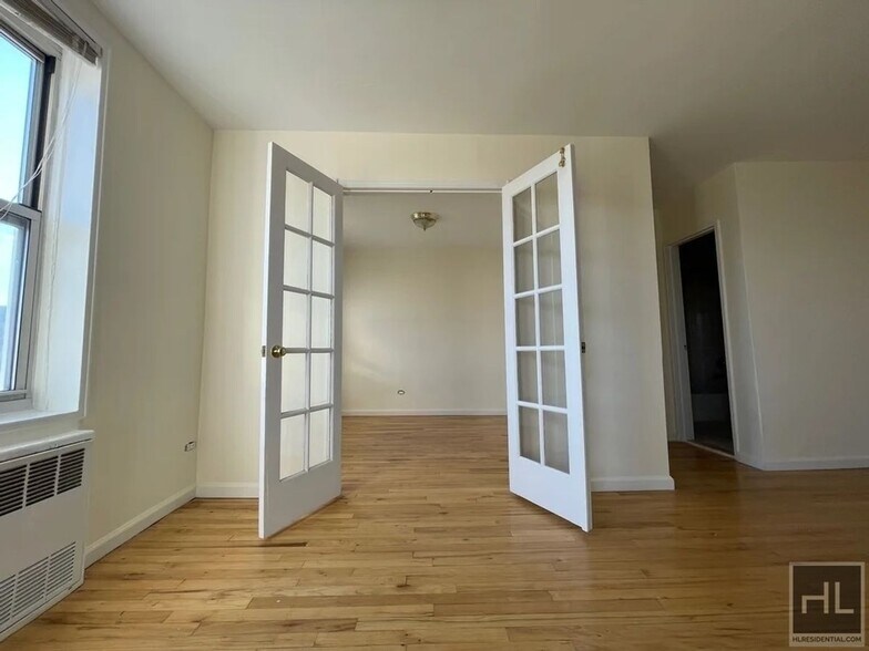 Building Photo - GRAND CENTRAL PARKWAY