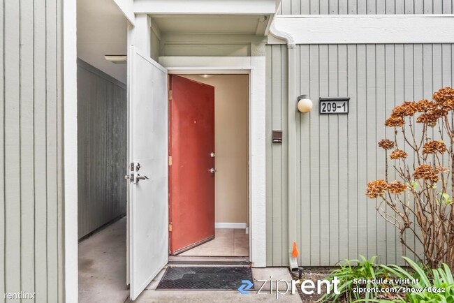 Building Photo - 2 br, 1.5 bath Condo - 209 Apollo, Hercule...