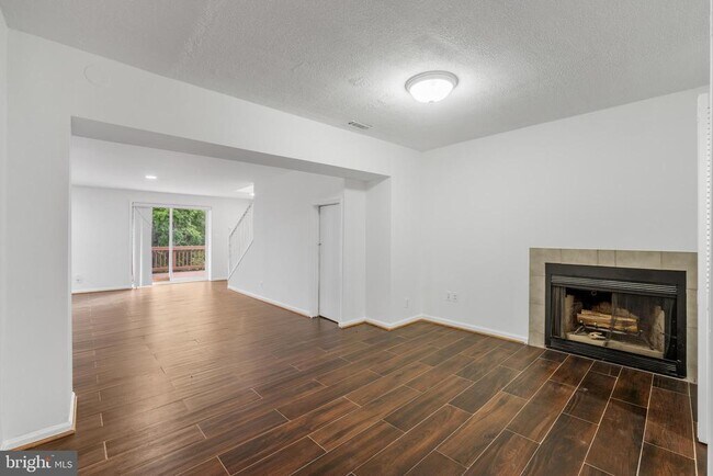 Building Photo - 13320 Scibilia Ct