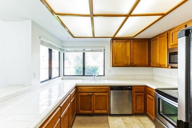 Building Photo - 45324 Driftwood Dr