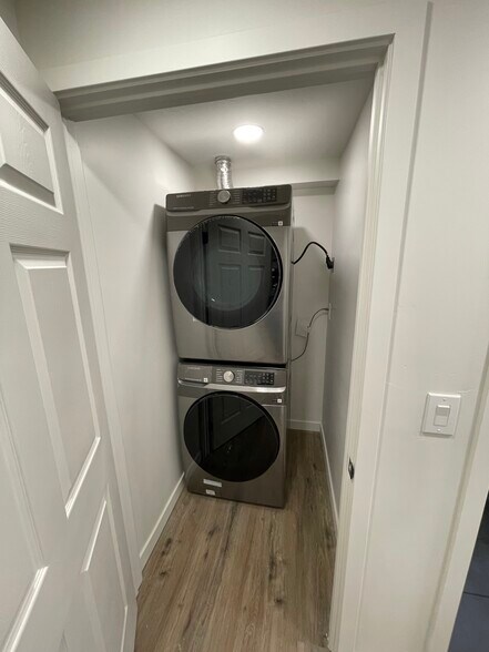 Building Photo - 844 N Basalt