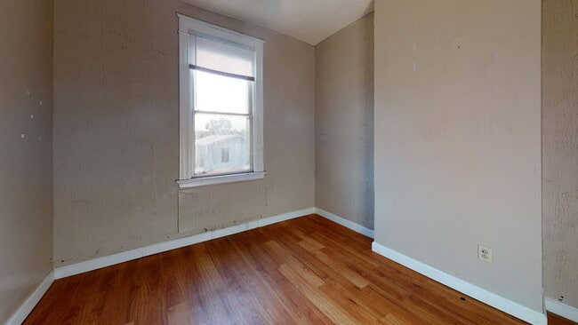 Building Photo - 2305 Rohs St