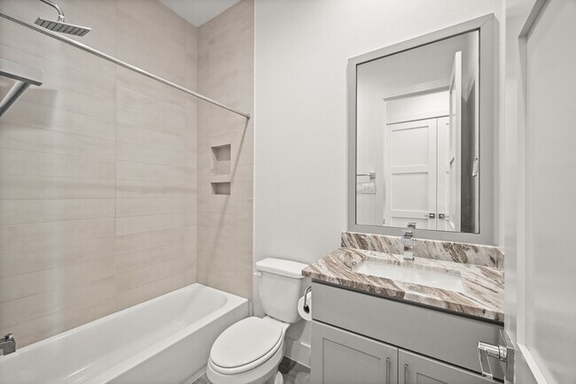 Building Photo - 2409 Webster St