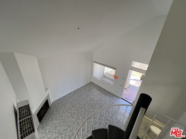 Building Photo - 659 Periwinkle Ln