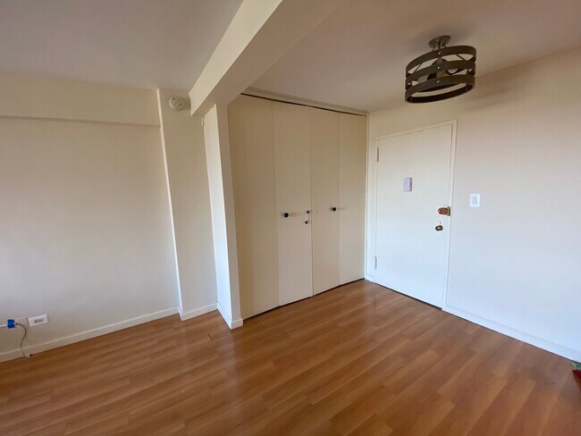 Building Photo - 10740 Queens Blvd