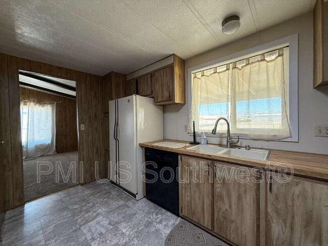 Building Photo - 622 Riverfront Dr