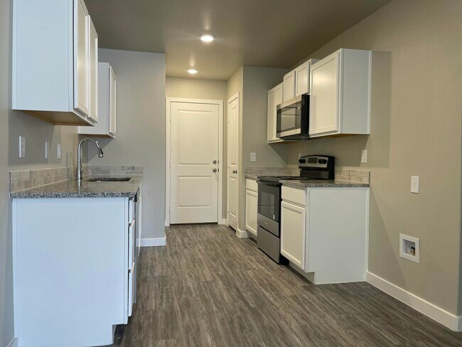 Building Photo - 1706 135th St