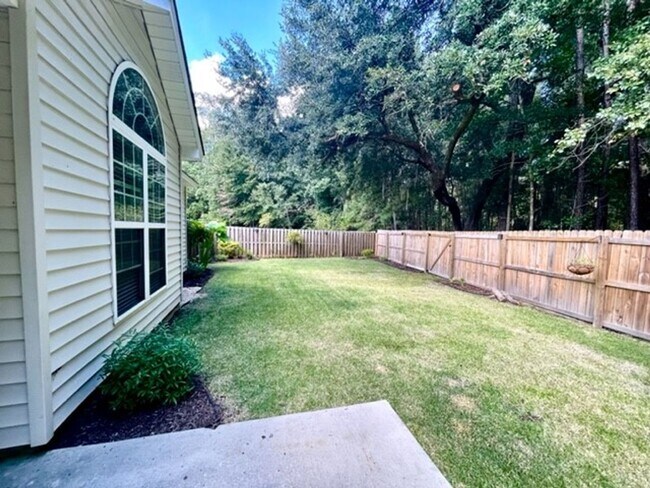 Building Photo - APPLICATION PENDING! Beautiful Home in Ber...
