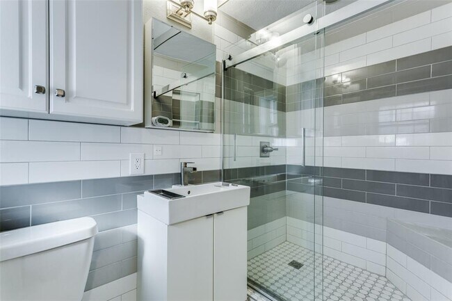 Building Photo - 4306 Benning Dr