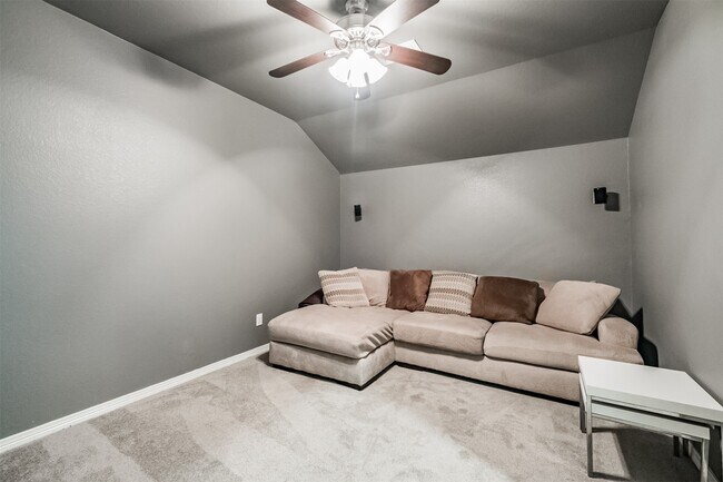 Building Photo - 27002 Calaway Falls Ln