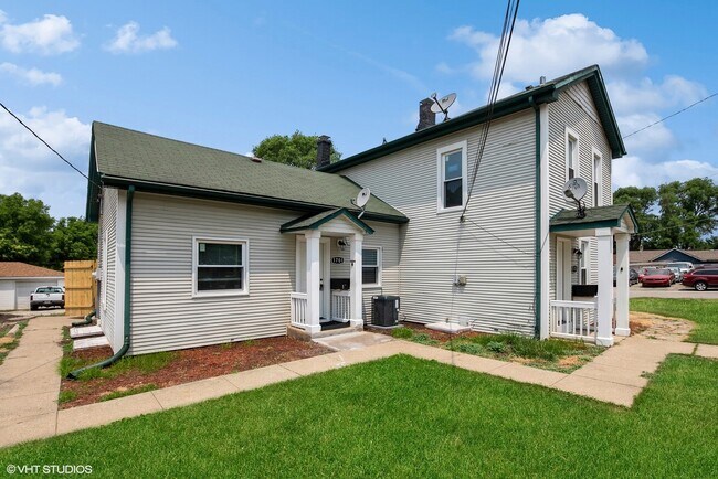 Primary Photo - 1701 S State St