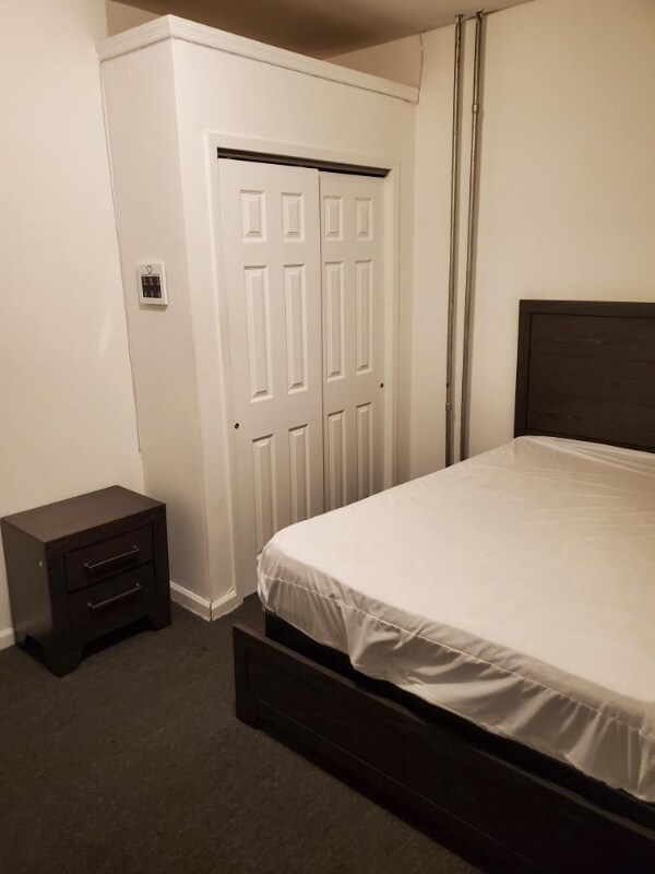 Building Photo - 636 E 230th St