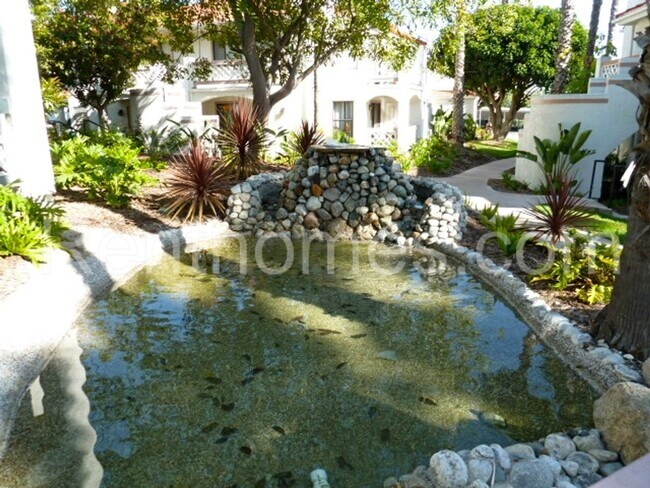 Building Photo - 9489 Fairgrove Ln