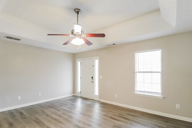 Building Photo - 25 Woodland Dr