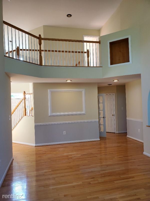 Building Photo - 9255 Glen Meadow Ln
