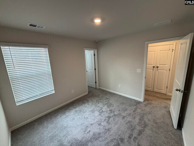 Building Photo - 520 Richmond Rd